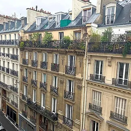Hotel Ibis Styles Cadet Lafayette París