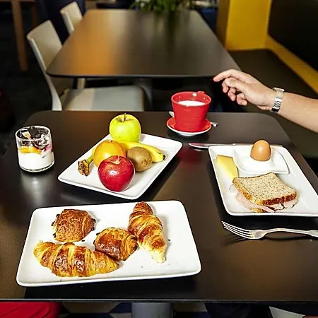 Ibis Styles Cadet Lafayette Hotel París