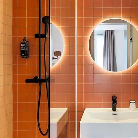 Hotel Ibis Styles Cadet Lafayette París