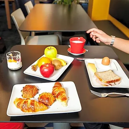 Ibis Styles Cadet Lafayette Hotel París