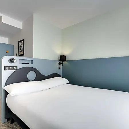 Ibis Styles Cadet Lafayette Hotel París