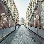 Hotel Ibis Styles Cadet Lafayette Parigi