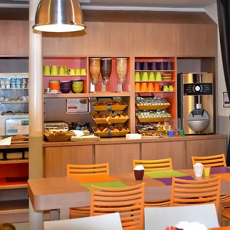 Hotel Ibis Styles Cadet Lafayette París
