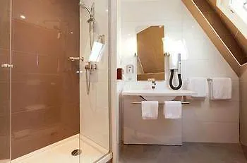 Ibis Styles Cadet Lafayette París