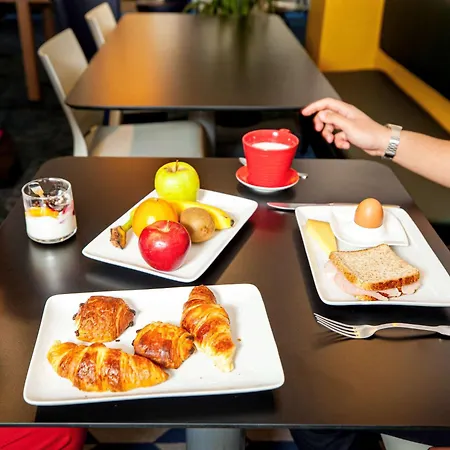 Ibis Styles Cadet Lafayette מלון